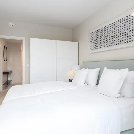 Sky Bridge - Casselbergh Residences *