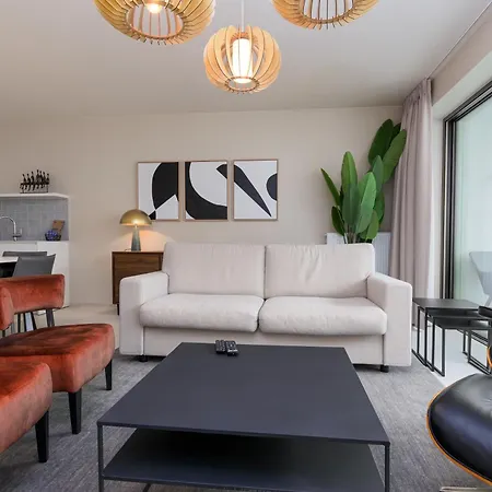 Sky Bridge - Casselbergh Residences דירה